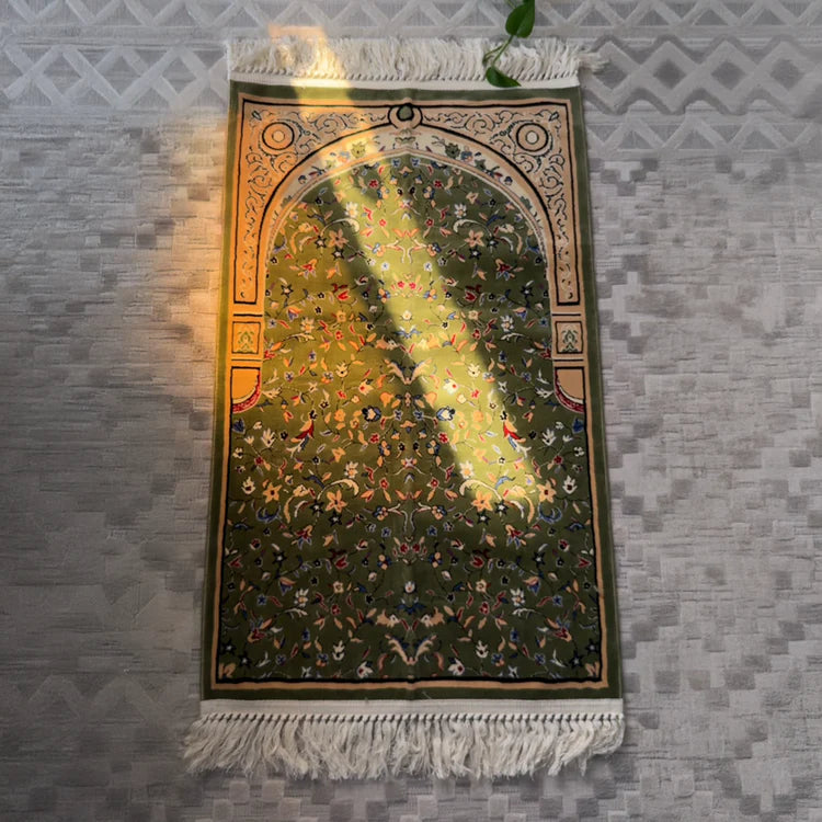 Load video: Rawdah Nusuki Prayer Mat Product Showcase Video
